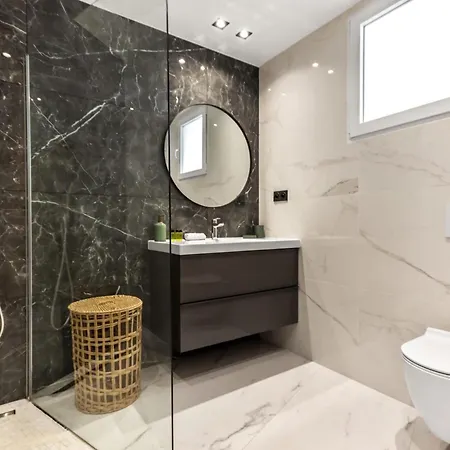 Le Versailles - Hypercentre - Luxurious - Spacious - Ac Apartment *